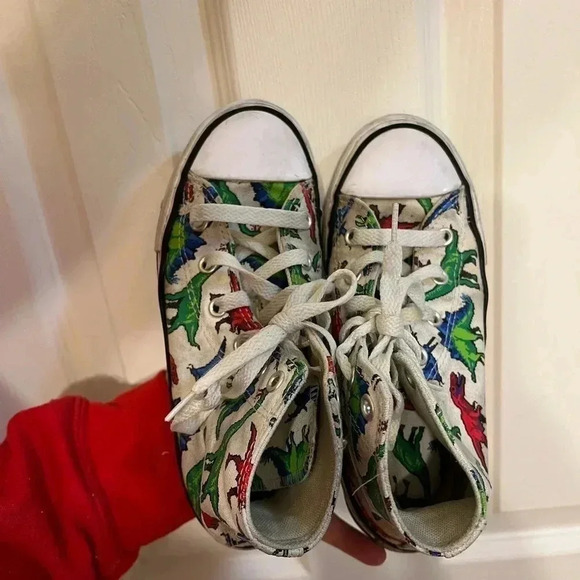 Dinosaur kids high top converse - Picture 2 of 5
